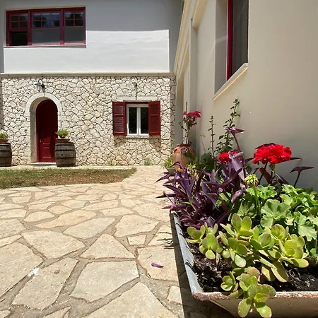 Apartamento πέτρινο σπίτι με κήπο και θέα στον ελαιώνα, Ii *
