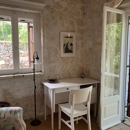 πέτρινο σπίτι με κήπο και θέα στον ελαιώνα, Ii Apartamento Katouna