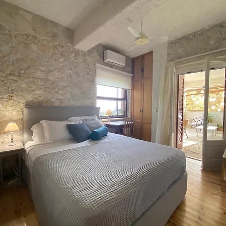 Apartamento πέτρινο σπίτι με κήπο και θέα στον ελαιώνα, Ii *