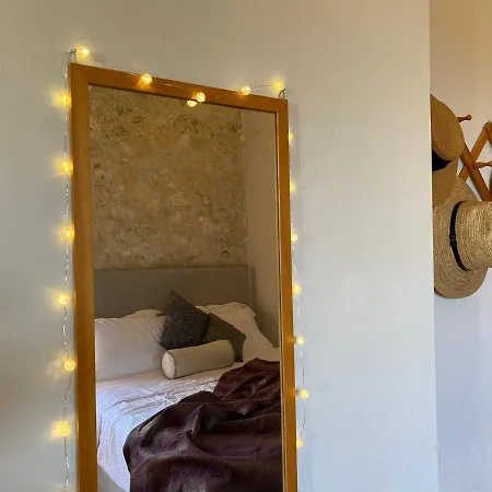 πέτρινο σπίτι με κήπο και θέα στον ελαιώνα, Ii Apartment *